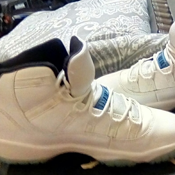 Jordan 11 Retro Kids - Picture 3 of 6